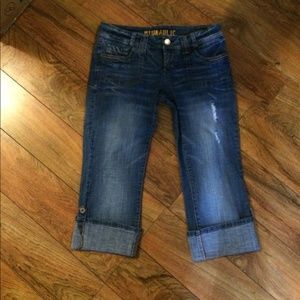 Hydraulic destroyed crops with thick cuffs